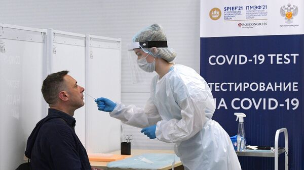 Пункт тестирования на коронавирус персонала и участников ПМЭФ - Sputnik Беларусь