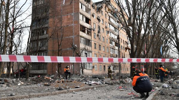 Последствия попадания снаряда ВСУ в жилой дом в Донецке - Sputnik Беларусь