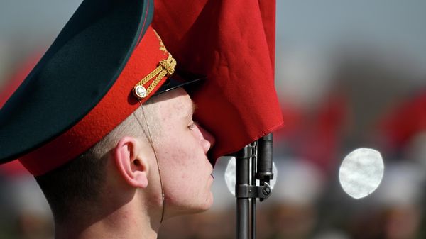 Ваеннаслужачы на ​​рэпетыцыі ваеннага парада, прымеркаванага да Дня Перамогі ў Вялікай Айчыннай вайне, у падмаскоўным Алабіна - Sputnik Беларусь