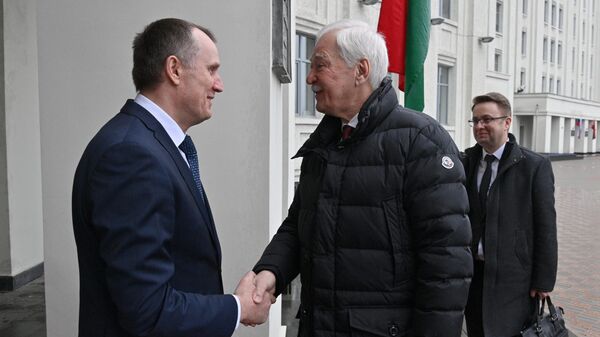 Пасол РФ сустрэўся са старшынёй Магілёўскага аблвыканкама -відэа - Sputnik Беларусь