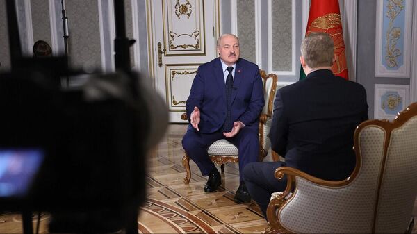 Президент Беларуси Александр Лукашенко 5 мая дал интервью Associated Press - Sputnik Беларусь