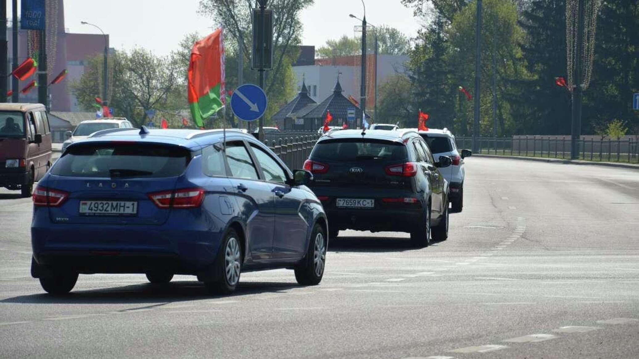 Более 200 машин приняли участие в автопробеге к 9 мая в Бресте -  07.05.2022, Sputnik Беларусь