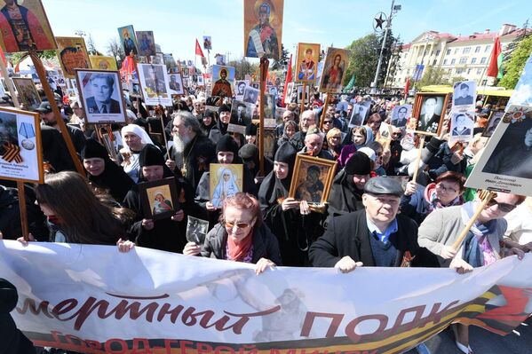 В акции участвовали и представители религиозных объединений, которые сами проявили патриотизм и выразили желание прийти на шествие. - Sputnik Беларусь