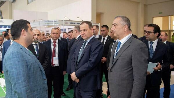 Головченко посетил выставку белорусской продукции в Азербайджане - Sputnik Беларусь