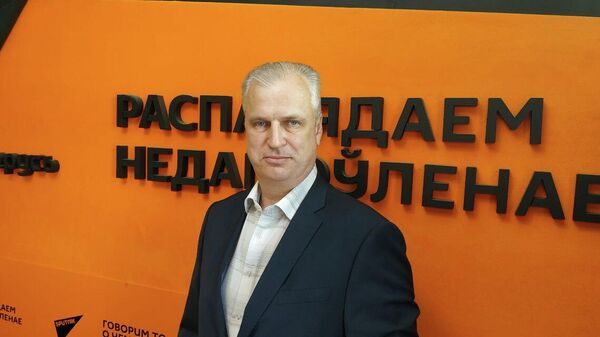 Мы на лезвии бритвы, но наше дело правое - политик - Sputnik Беларусь