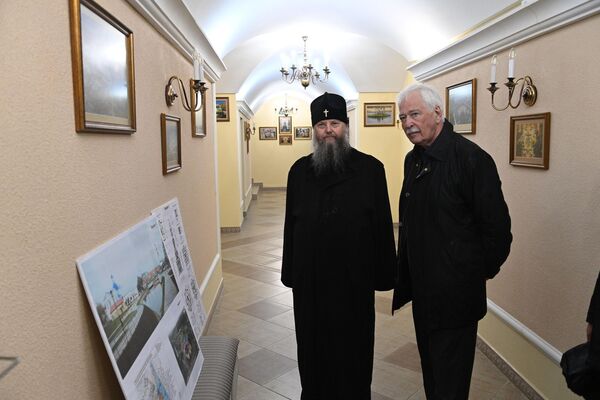 Посол РФ в Беларуси Борис Грызлов посещает Жировичский монастырь - Sputnik Беларусь