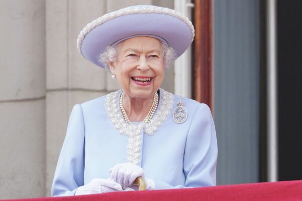 В честь 70-летнего юбилея пребывания на троне королевы Великобритании Елизаветы II 2 июня 2022 года состоялся торжественный парад. - Sputnik Беларусь