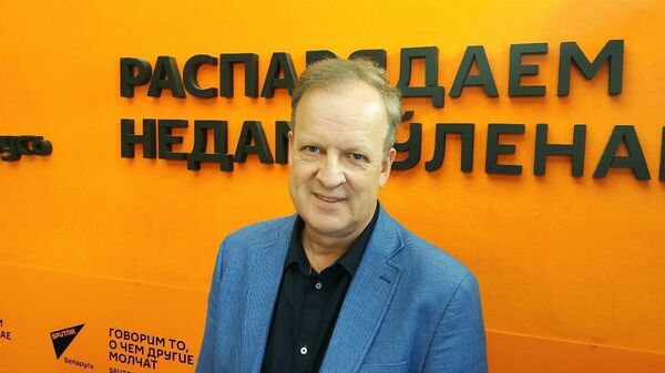 Время Невзорова закончилось - эксперт - Sputnik Беларусь