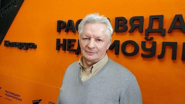 День России сегодня приобрел для нас особый смысл - эксперт - Sputnik Беларусь