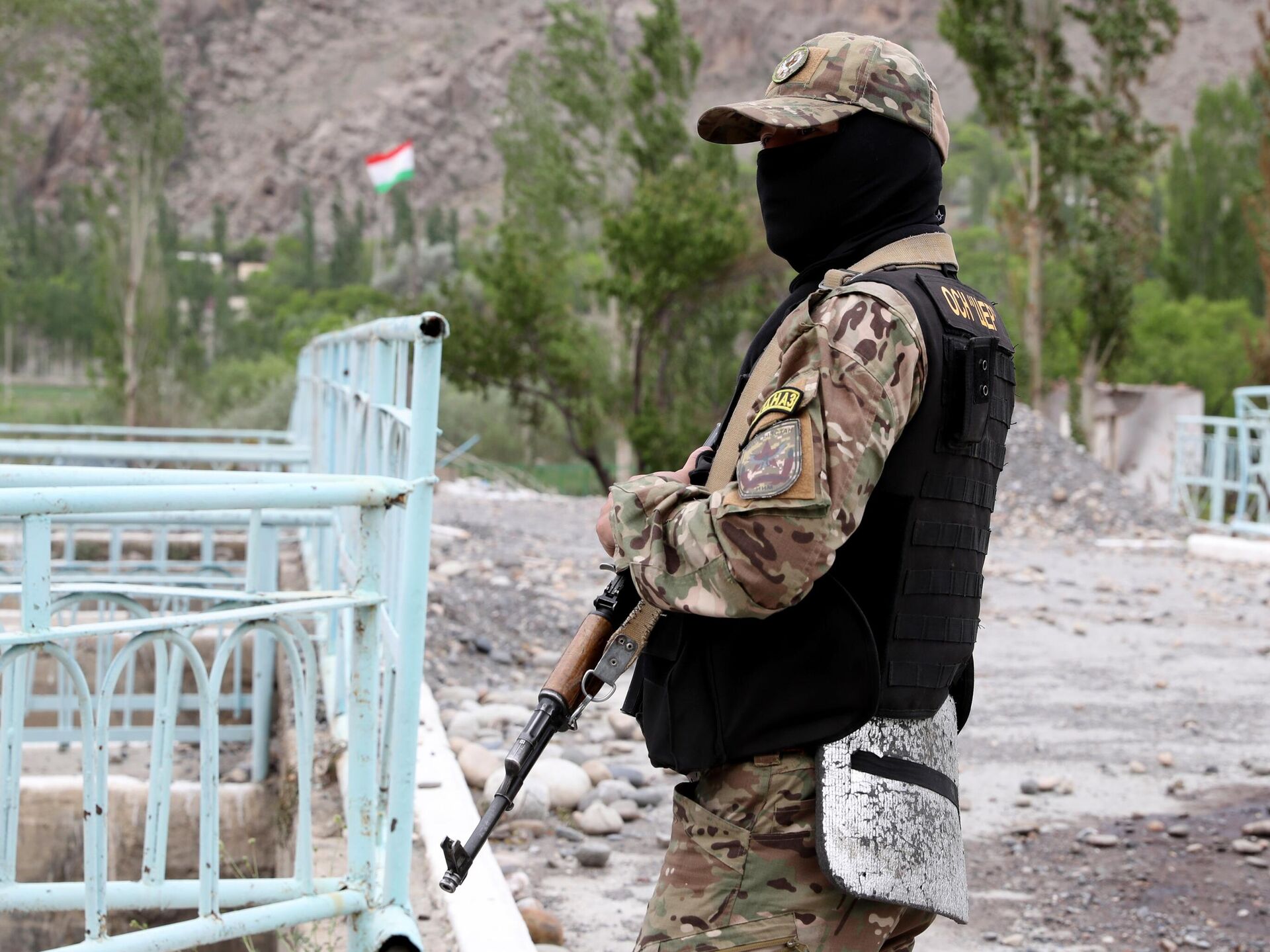 Таджики устроили стрельбу