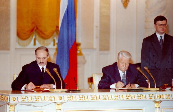 Подписание Договора о создании Союзного государства - Sputnik Беларусь