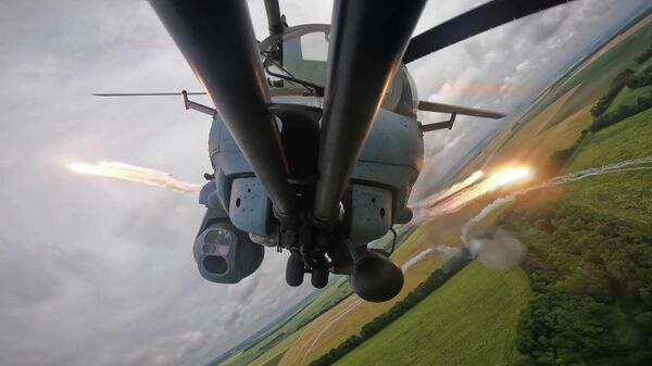 Боевая работа вертолетов Ми-35 в ходе специальной военной операции - Sputnik Беларусь