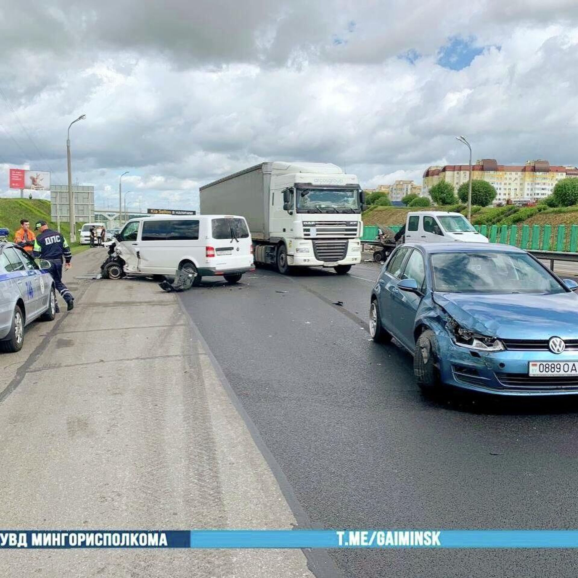 Массовое ДТП на МКАД: пострадали водители нескольких автомобилей -  15.07.2022, Sputnik Беларусь