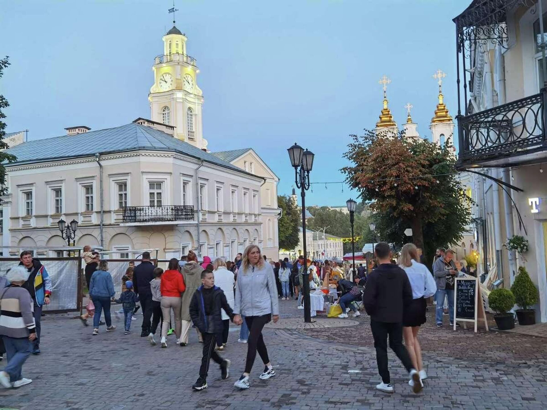 Пешеходная улица в центре Витебска во время фестиваля - Sputnik Беларусь, 1920, 18.07.2022