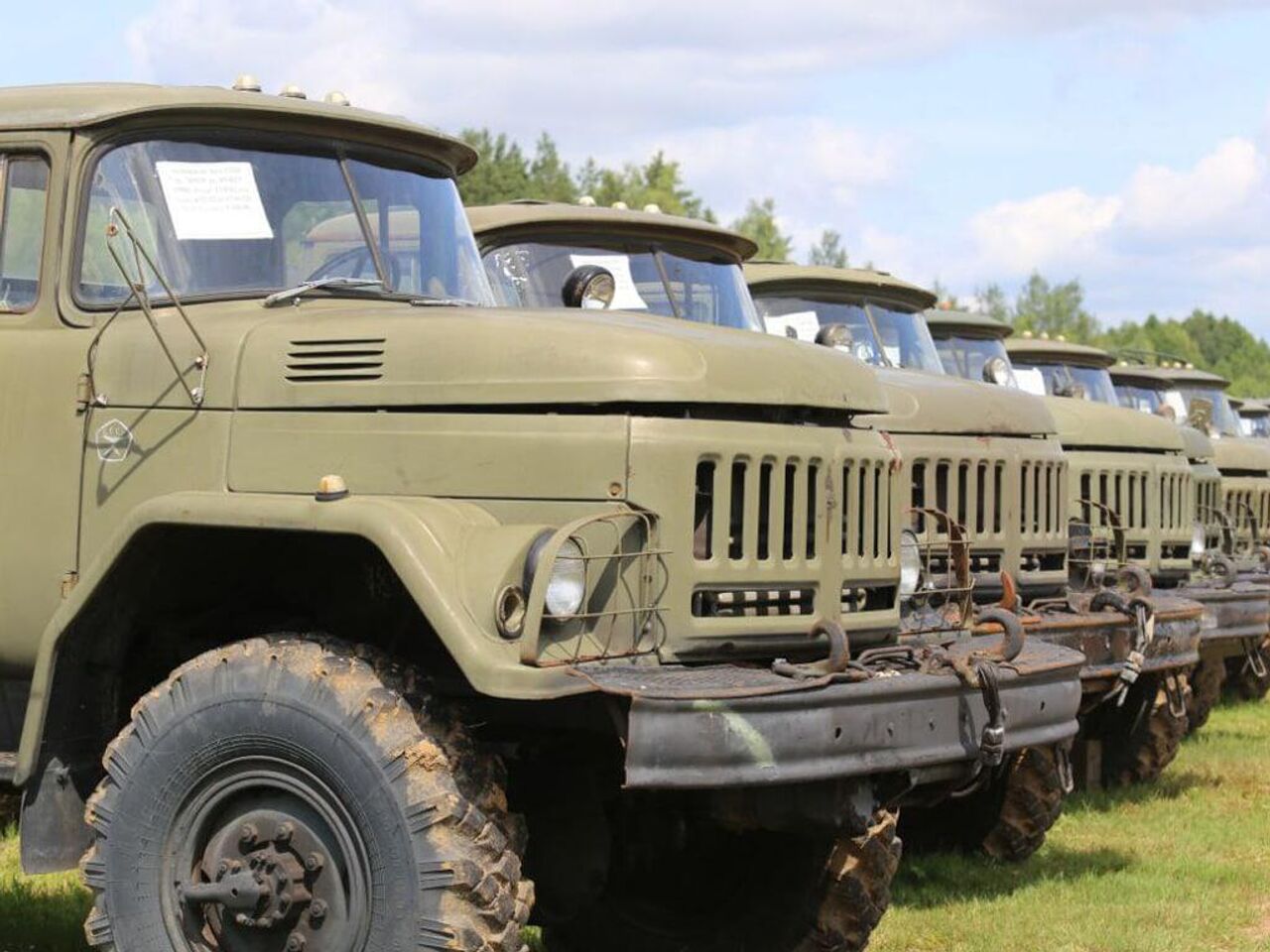 Минобороны продает имущество: есть водогрейка и санитарный автомобиль -  20.07.2022, Sputnik Беларусь