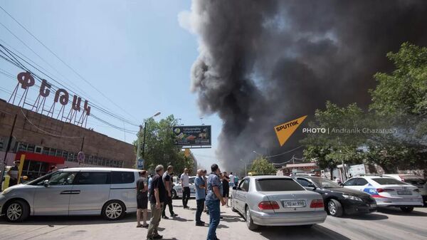 Пожар в торговом центре Сурмалу (14 августа 2022). Еревaн - Sputnik Беларусь
