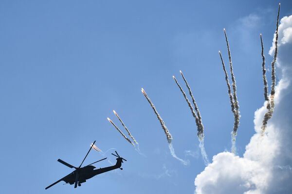 Выступление ударного вертолета Ми-28Н &quot;Ночной охотник&quot;. - Sputnik Беларусь