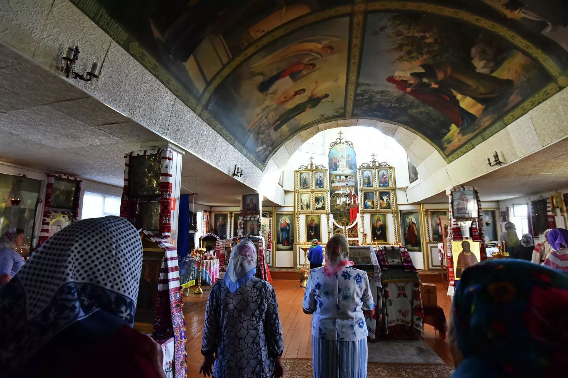 Храм Святителя Николая Чудотворца уникален своим убранством Храм Святителя Николая Чудотворца уникален своим убранством - Sputnik Беларусь, 1920, 20.08.2022