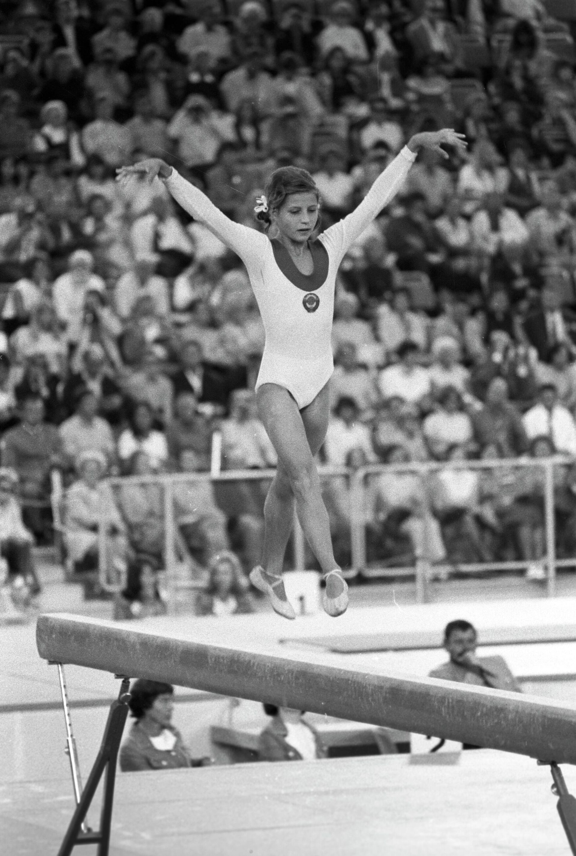 Советская гимнастка Ольга Корбут выполняет упражнения на бревне на XX летних Олимпийских играх в Мюнхене - Sputnik Беларусь, 1920, 23.08.2022