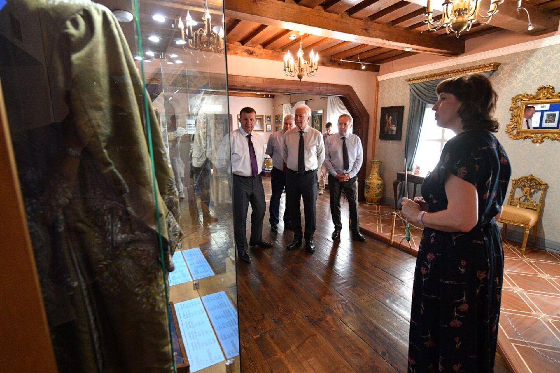 Посол РФ Борис Грызлов посетил военно-исторический музей имени Суворова в Кобрине - Sputnik Беларусь, 1920, 24.08.2022