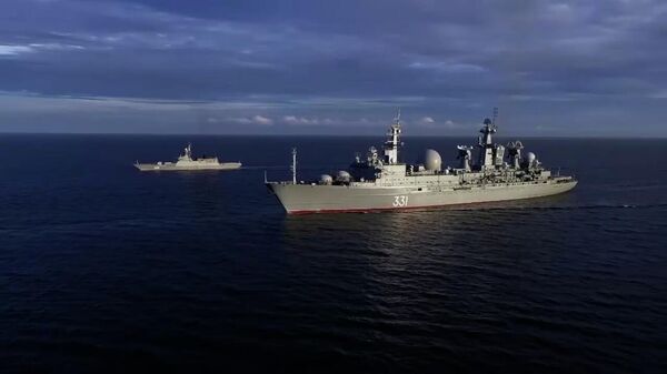 Встреча боевых кораблей на учениях Восток-2022 – видео - Sputnik Беларусь
