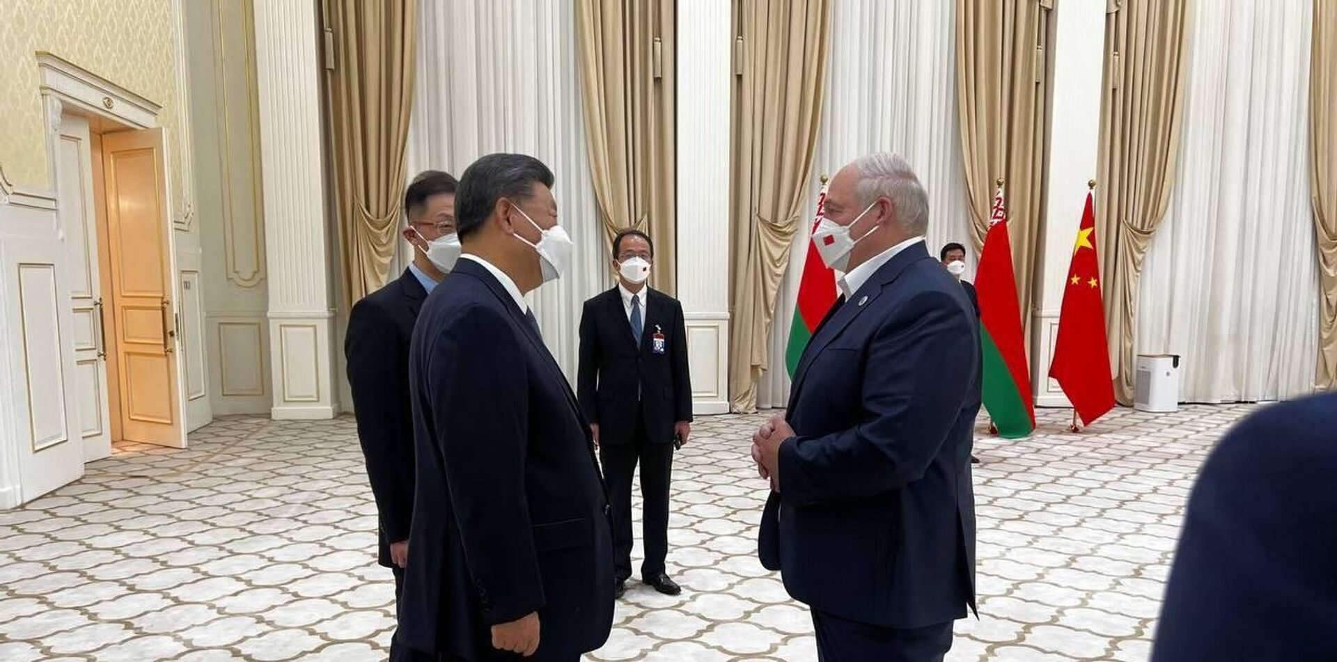 Встреча Александра Лукашенко и Си Цзиньпина на саммите ШОС в Самарканде  - Sputnik Беларусь, 1920, 15.09.2022