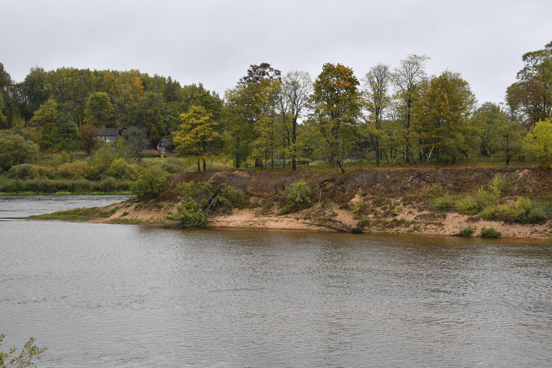 Пограничный столб на островке на реке Двине - Sputnik Беларусь, 1920, 25.09.2025