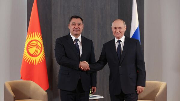  Президент РФ Владимир Путин и президент Кыргызстана Садыр Жапаров - Sputnik Беларусь
