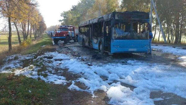 Угнанный автобус сгорел под Барановичами - Sputnik Беларусь
