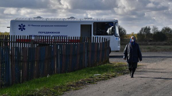 Медцентр в автобусе: как медики доезжают до самых глухих деревень ― видео - Sputnik Беларусь