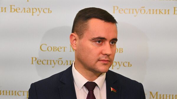Министр образования Андрей Иванец - Sputnik Беларусь