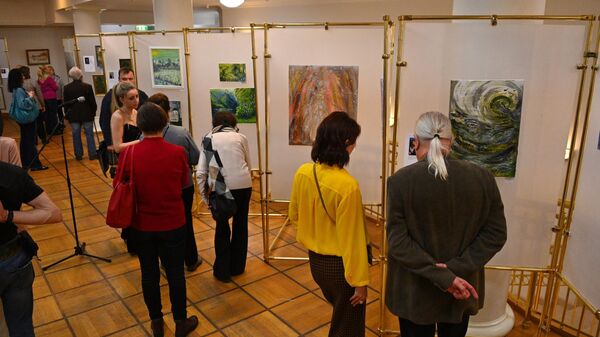 Выставка российских художников Русские просторы открылась в Минске - Sputnik Беларусь