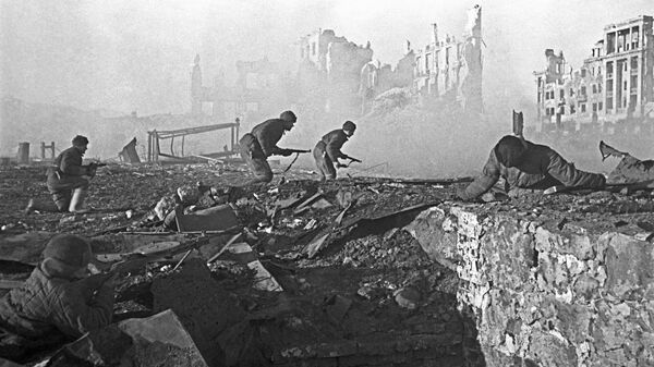 Сталинградская битва ― редкие кадры из архивов, снятые на поле боя - Sputnik Беларусь