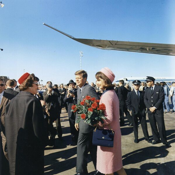 Убийство 35-го президента США Джона Кеннеди было совершено в пятницу 22 ноября 1963 года в Далласе (штат Техас) в 12:30 по местному времени.Всего за историю Соединенных Штатов в результате покушений погибли четыре американских лидера. Покушение на 35-го президента США и обстоятельства его гибели до сих пор остаются загадкой. - Sputnik Беларусь