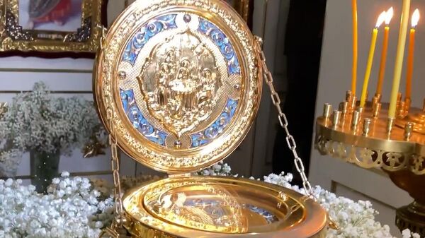 У гомельского храма много верующих: прибыли мощи святых ― видео - Sputnik Беларусь