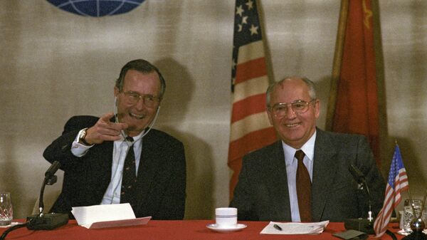 История в видео: Горбачев и Буш-старший на Мальтийском саммите 1989 года  - Sputnik Беларусь