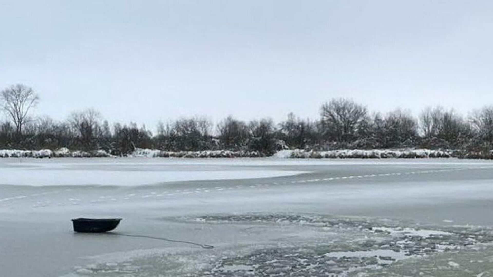 Трое рыбаков провалились под лед в Молодечненском районе - Sputnik Беларусь, 1920, 05.12.2022