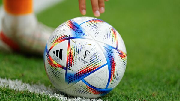 Футбольный мяч с логотипом ЧМ в Катаре - Sputnik Беларусь