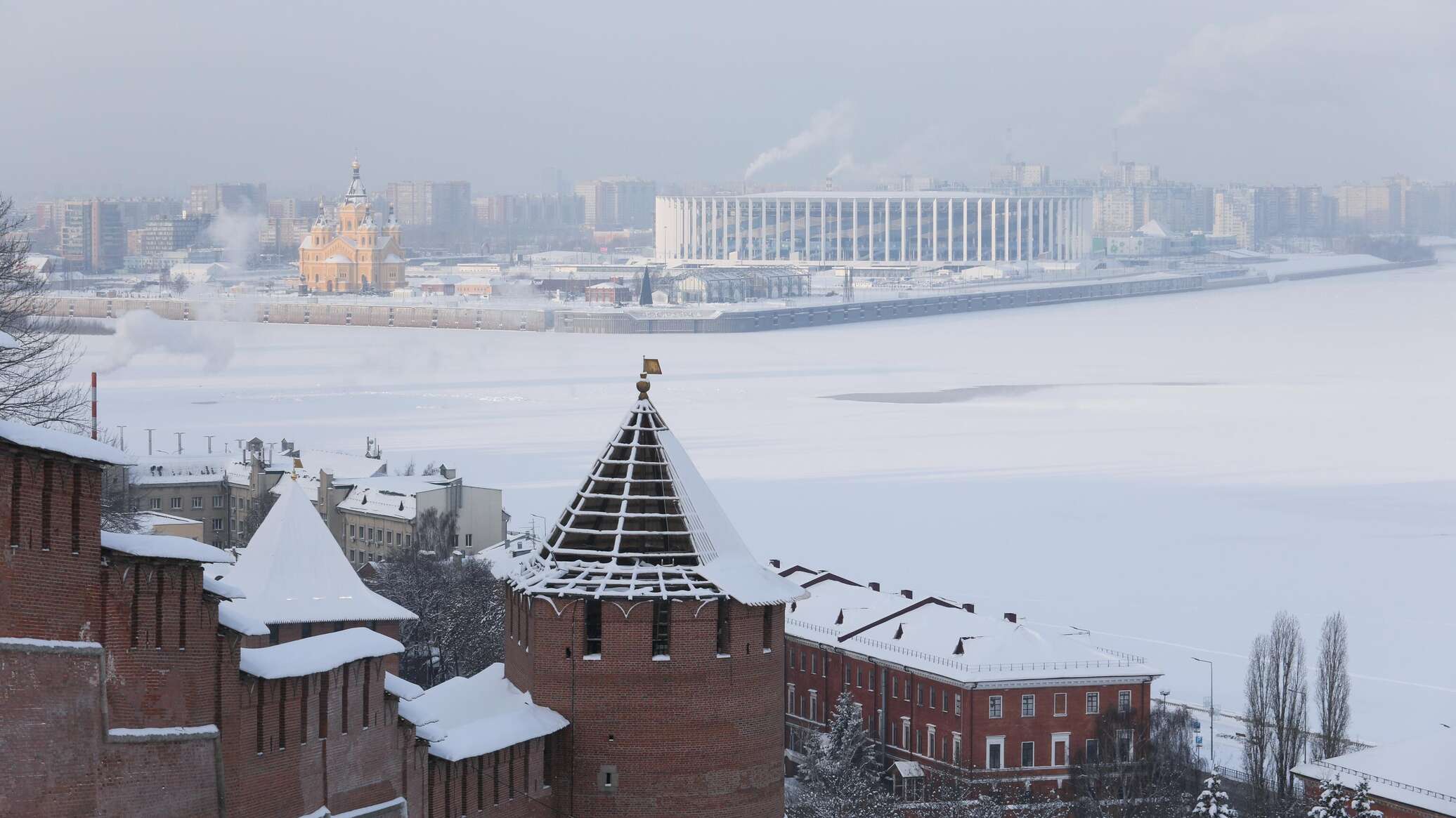 Столица зимних. Нижегородский Кремль зимой. Нижегородский Кремль зима. Нижегородская стрелка зима. Нижний Новгород стрелка зимой.