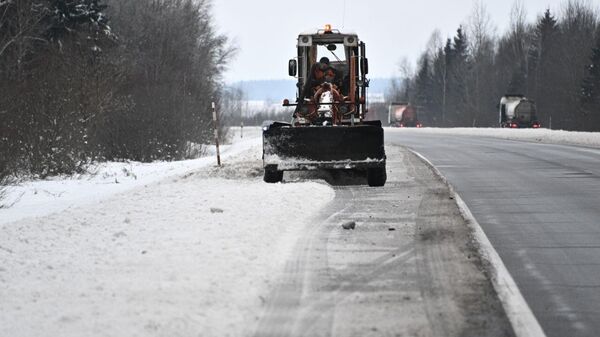 Уборка трассы от снега - Sputnik Беларусь