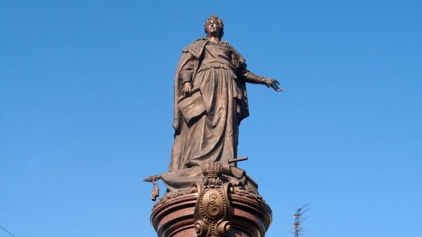 Памятник российской императрице – центральная фигура скульптурной композиции, изображающей основателей Одессы - Sputnik Беларусь