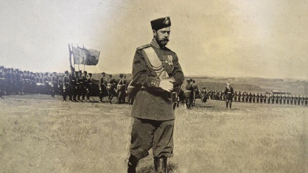 Николай II прибывает на маневры войск в 1913 году, подлинная фотография  - Sputnik Беларусь
