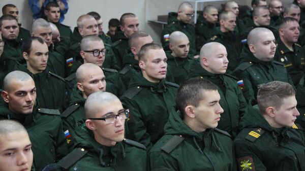 Призывники перед отправкой на службу в вооруженные силы РФ  - Sputnik Беларусь