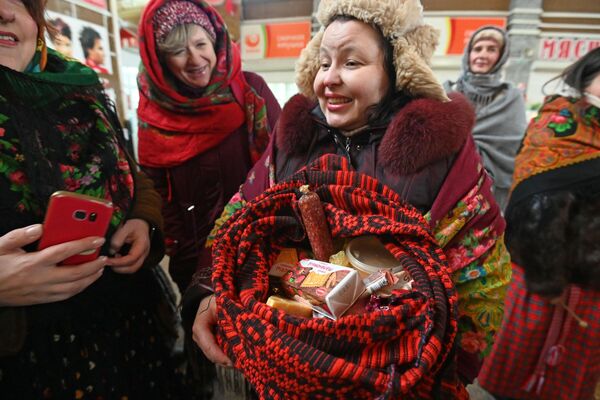 Колядки на гомельском рынке - Sputnik Беларусь