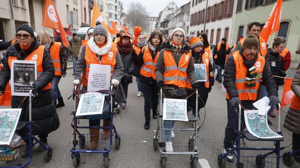 Пратэсты супраць пенсіённых змен у Францыі - Sputnik Беларусь