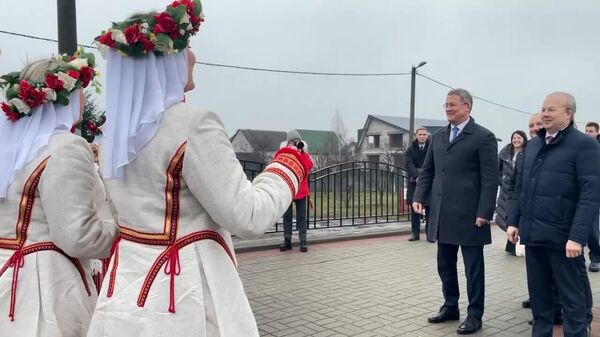 Хлебом-солью встретили делегацию Башкортостана в Гомеле - видео - Sputnik Беларусь