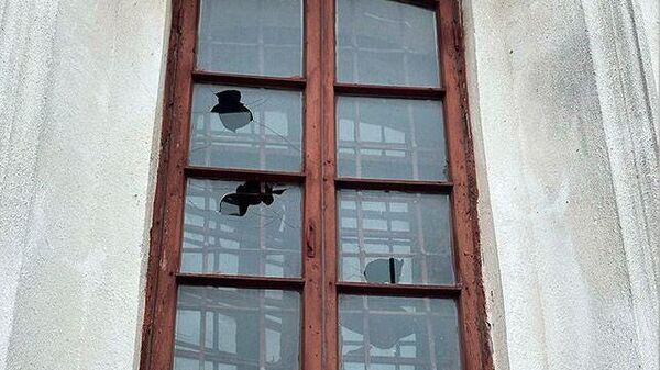 Неизвестные разбили окна в кафедральном костеле в Могилеве - Sputnik Беларусь