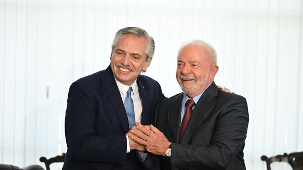 Президент Бразилии Луис Инасиу Лула да Силва (справа) и президент Аргентины Альберто Фернандес - Sputnik Беларусь