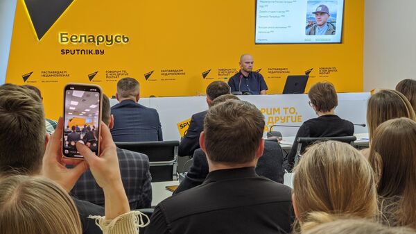 Евгений Тарасенко проводит мастер-класс SputnikPro: что такое эффективная инфографика и как ее создать - Sputnik Беларусь