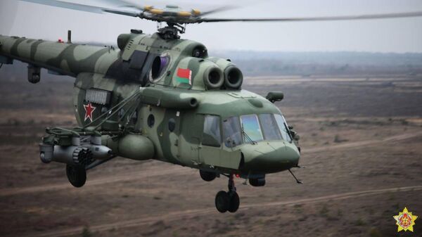 Вертолет Ми-8 на учениях в Беларуси - Sputnik Беларусь